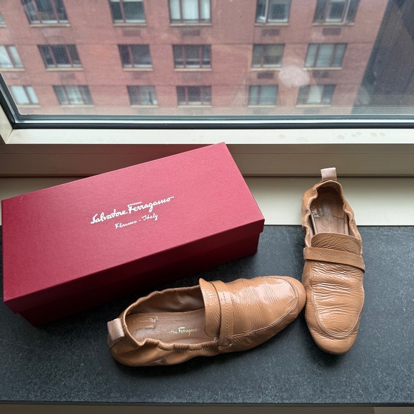 Ferragamo Beige Loaffers - Picture 1 of 6